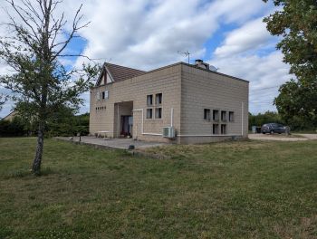 SOUS COMPROMIS , une vraie maison atypique T8 avec grand jardin à Mailly la Ville ! photo 5