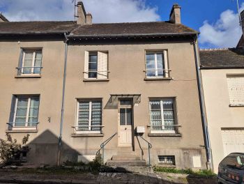 Maison 5 pièces avec cour et garage, à rafraîchir à COULANGES SUR YONNE photo 1