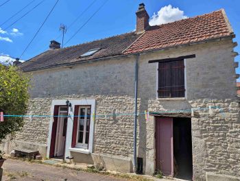 Jolie maison de campagne avec dépendances et jardin à LUCY SUR CURE photo 1
