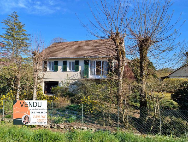 VENDUE EN EXCLUSIVITE, Maison rénovée avec vue et grand jardin à MAILLY LE CHATEAU