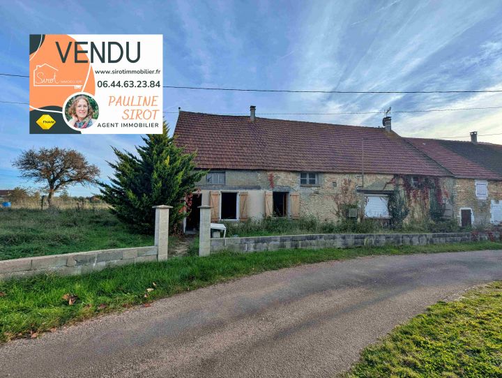 VENDUE Maison de +300m² à réhabiliter à DRUYES LES BELLES FONTAINES
