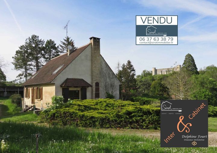 VENDU EN EXCLUSIVITE, Maison des années 70 avec vue sur le Château à Druyes les Belles Fontaines