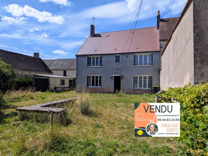 VENDUE Maison à rénover avec jardin et garage à Mailly la Ville