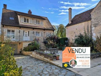 VENDU EN EXCLUSIVITE, Jolie maison au bord de l'eau avec terrasse et cour aménagée à MAILLY LE CHATEAU
